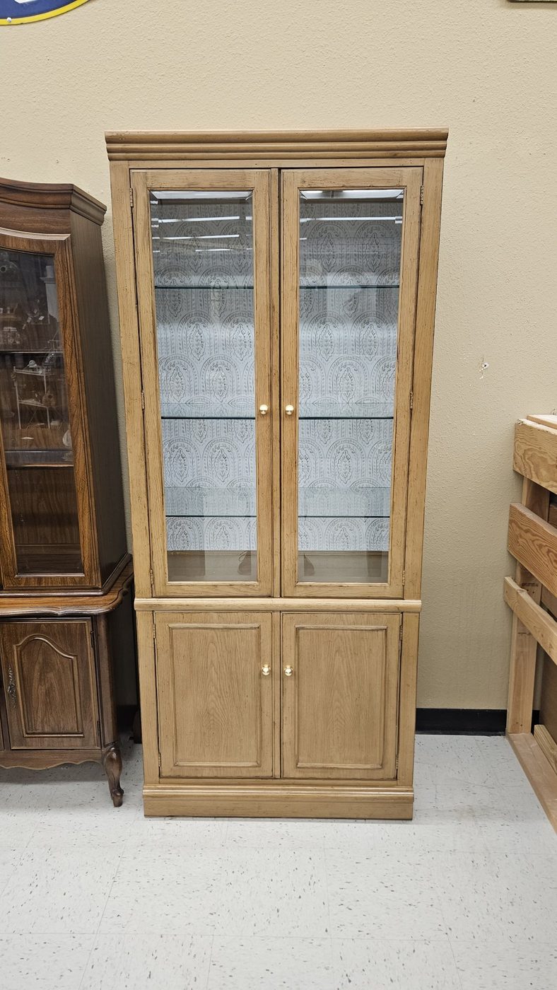 Drexel Heritage Lighted Display Cabinet / China Hutch — photo 1 of 7