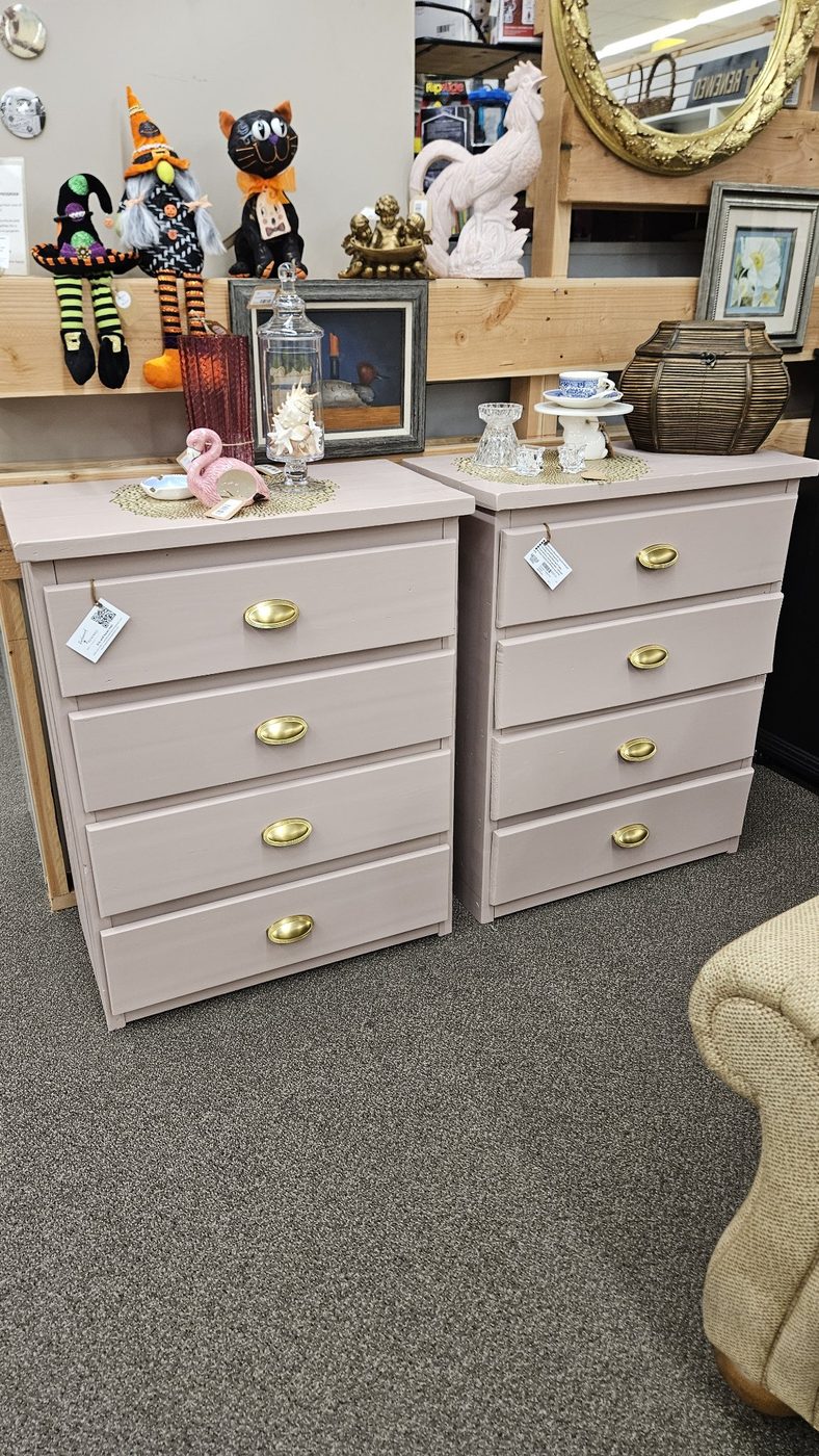 Light Pink Vintage 4-Drawer Dresser – Sold Individually — photo 1 of 1